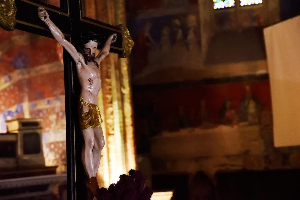 crucifix dans le choeur - Notre-Dame du Bourg - Rabastens - Tarn 