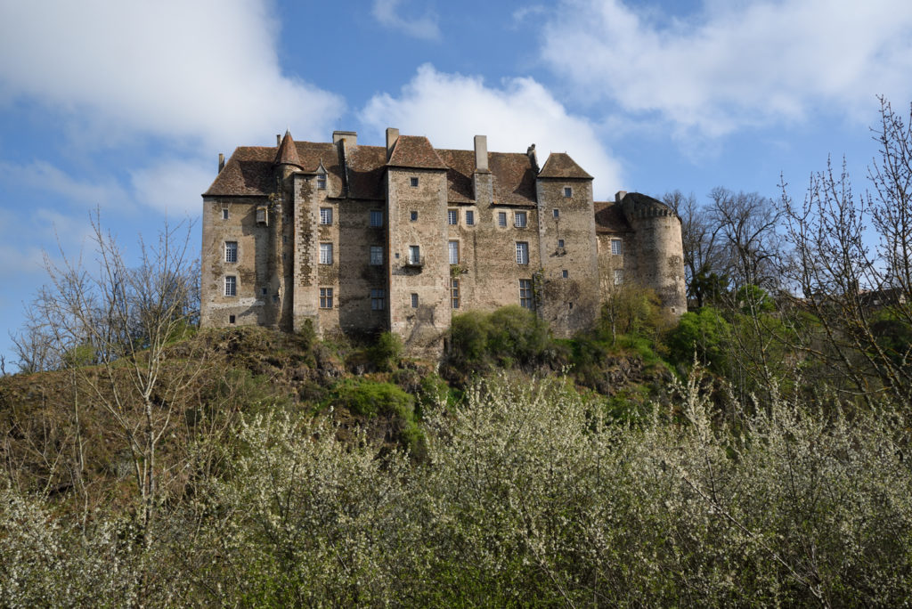 Magique le château de Boussac - vue de l'extérieur