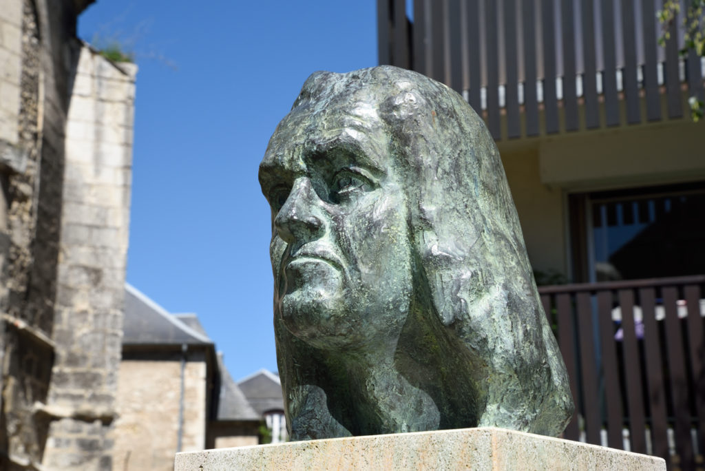 sculpture de l'artiste-clochard Marcel Bascoulard