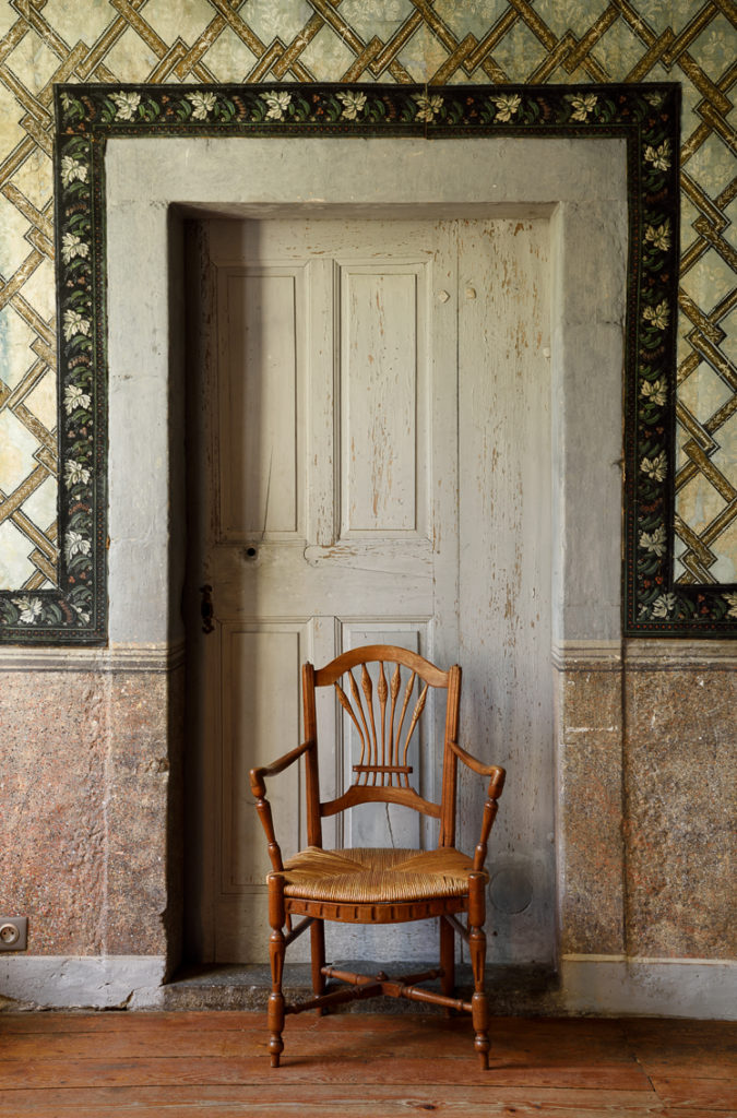  La maison-musée Les Charmettes - une porte dans la chambre de Rousseau